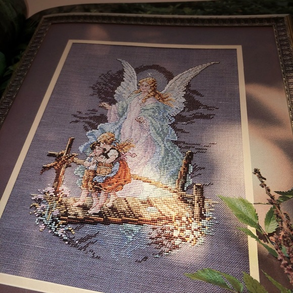 Angels Remembered Cross-Stitch Book - a leisure arts book- 1990s - gently used - Picture 2 of 12